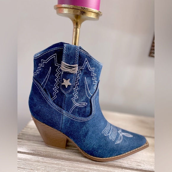 Nine West Nallas Western Booties Heeled ✨ Dark Blue Denim Size 9 | star country - Picture 6 of 15